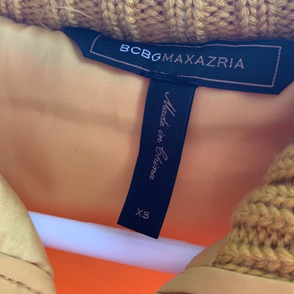 BCBGMaxAzria Quilted Yellow Button Up Vest - Picture 5 of 10